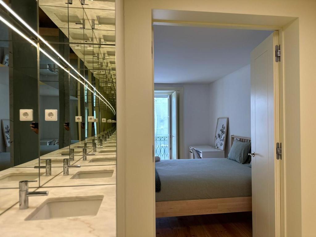 Central Bedroom In Shared House In Chiado - Historic Center Of Lisboa Kültér fotó